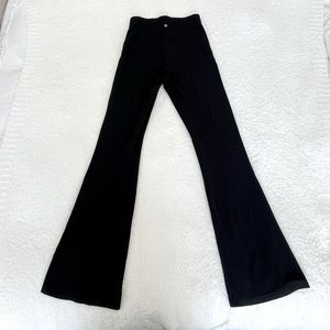 Lululemon Groove Super-High-Rise Flared Leggings 32.5”